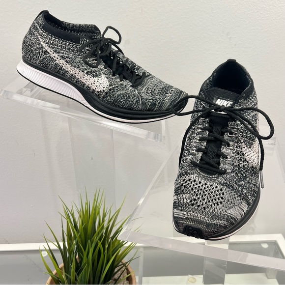 Nike Flynit Racer Oreo 2.0 Tennis Shoes Size 6 - Picture 15 of 15